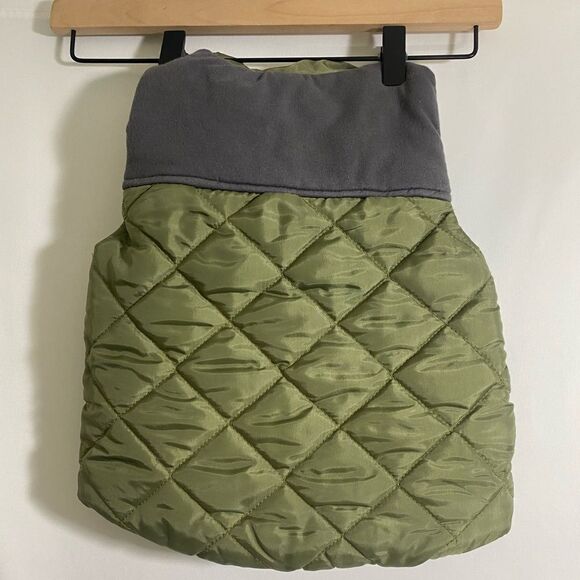 Tommy Bahama Green Quilted snap in front baby vest 12 months - Picture 2 of 3